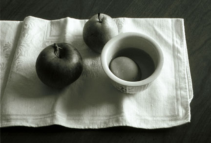 Egg in Bowl w Apple & Pear